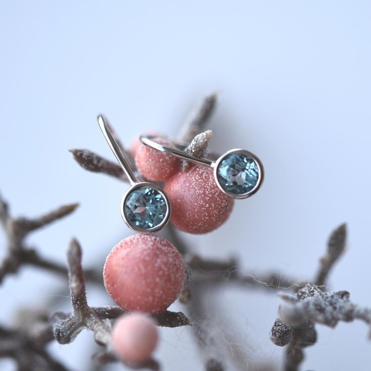 Bezel náušnice s topazy 52329