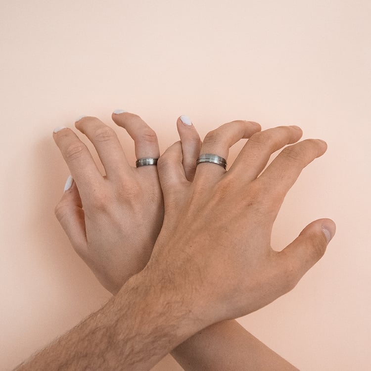 Titanové snubní prsteny s diamanty Carys 107527