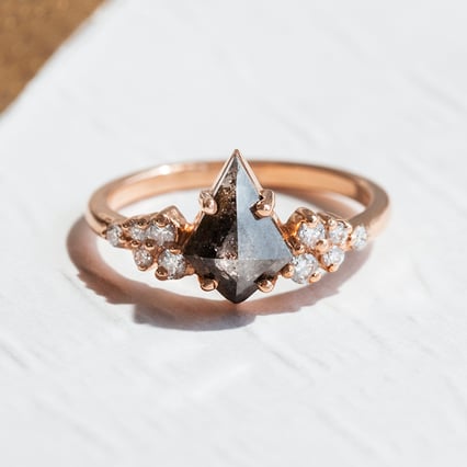 Prsten s kite salt and pepper diamantem Bret