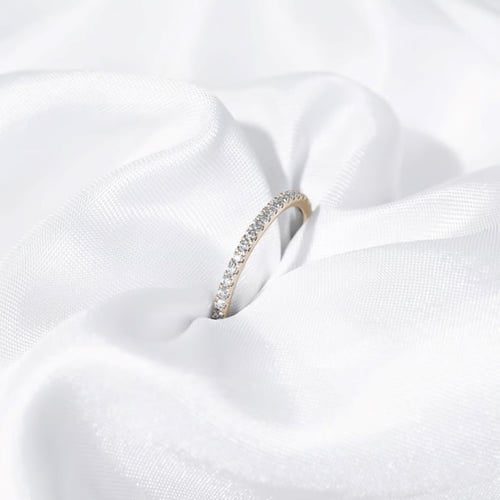 Eternity prsten s lab-grown diamanty z oříškového zlata Oana