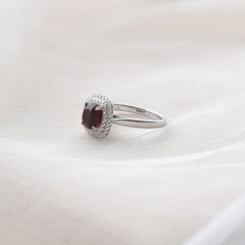 Luxusní zlatý prsten se spinelem a diamanty Charmaine