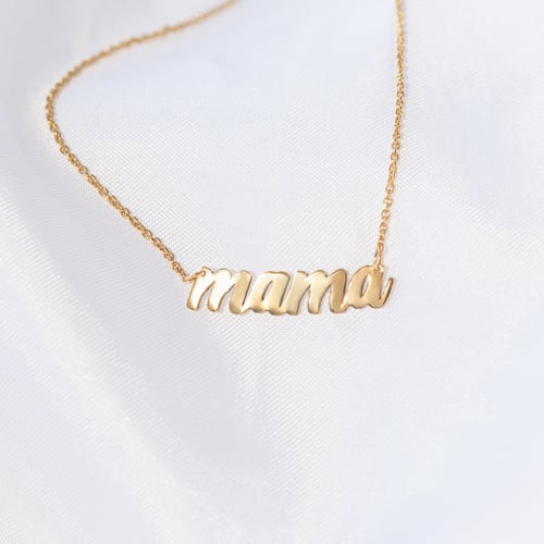 Stříbrný náhrdelník s nápisem Mama