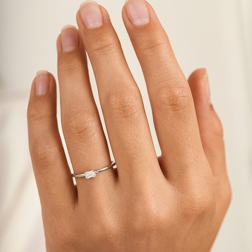 Minimalistický prsten ze stříbra s emerald diamantem Henrik