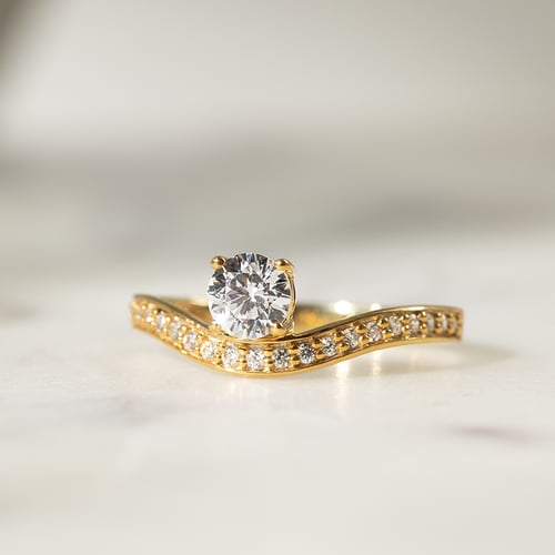 Atypický zásnubní prsten s diamanty Sami