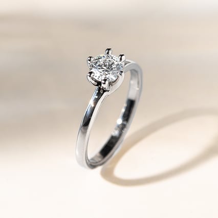 Stříbrný zásnubní prsten s moissanitem Rabby