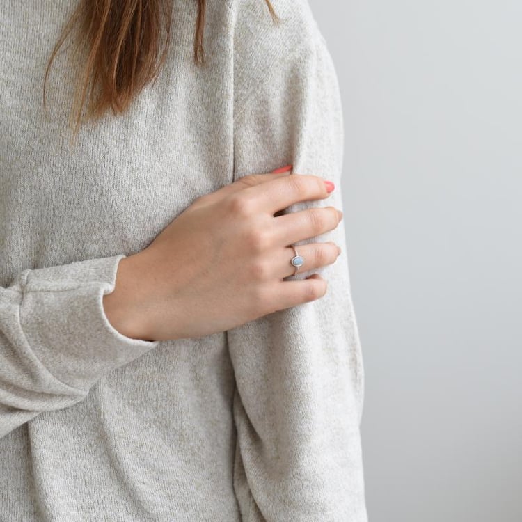 Minimalistický prsten s oválným opálem 52815