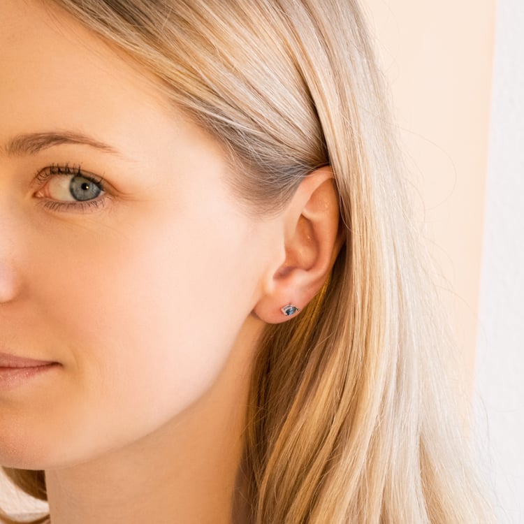 Minimalistické stříbrné náušnice s topazy Andine 101037