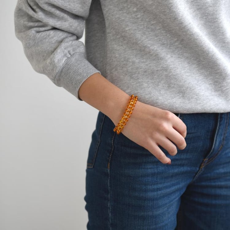 Náramek s koňakovými jantary 52312